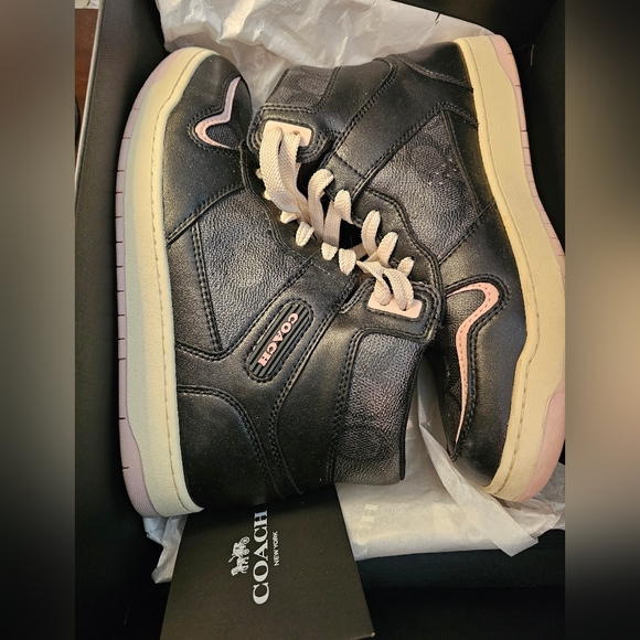 Coach Women\'s Black and Pink Sneakers